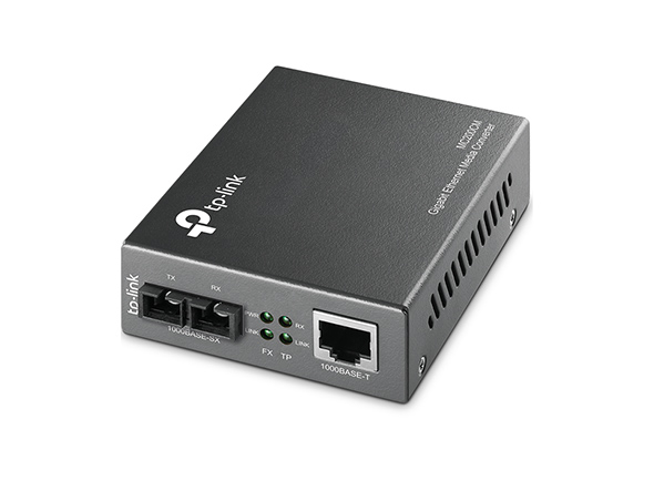 TP-Link MC200CM 10/100/1000 Mbps RJ45 to 1000 Mbps Multi-mode SC Fiber Converter