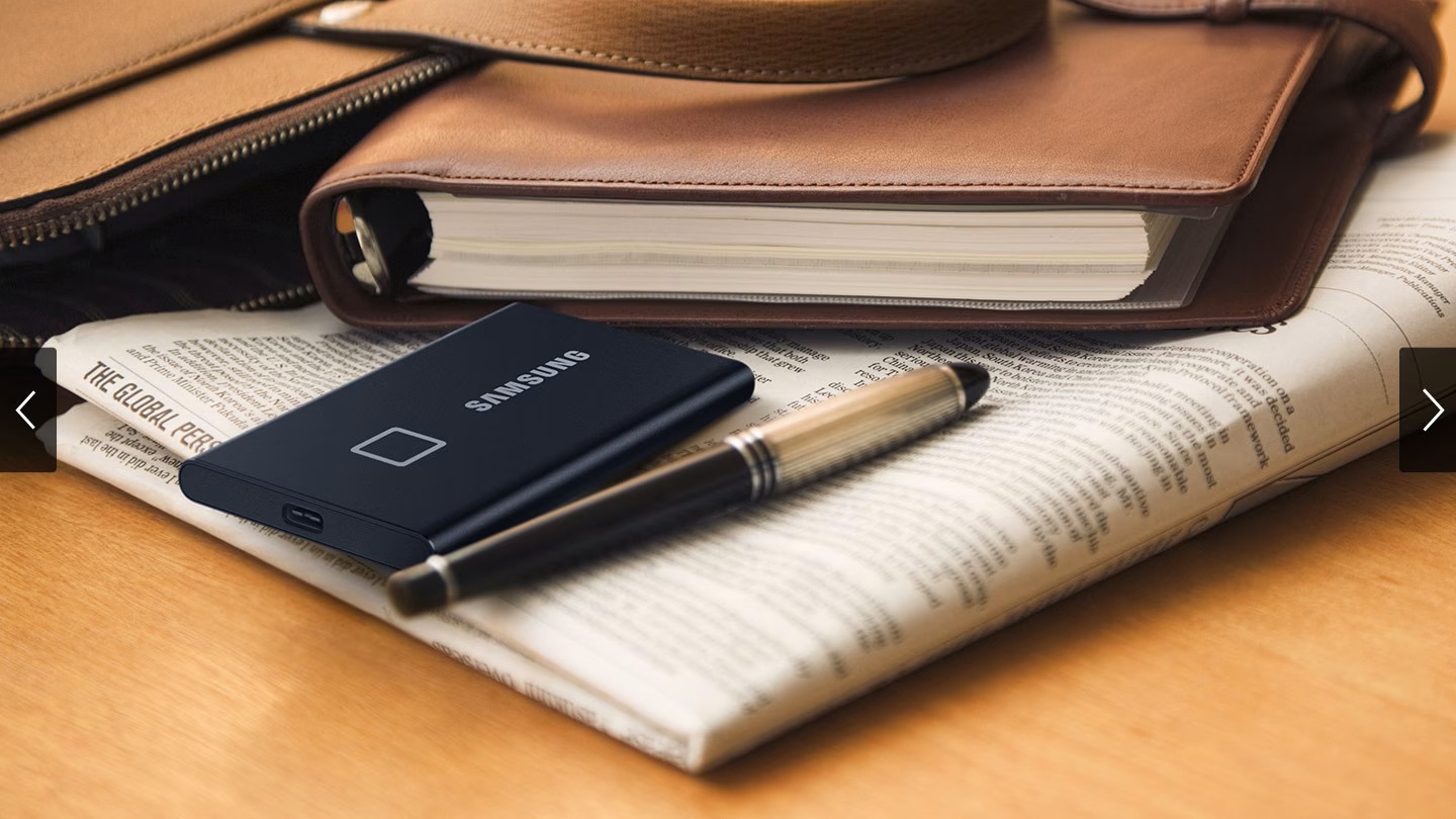 2TB Samsung Portable SSD T7 touch MU-PC2T0K - Black