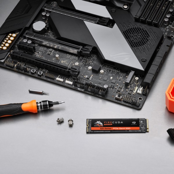 2TB Seagate FireCuda 520 NVMe SSD ZP2000GM3A002
